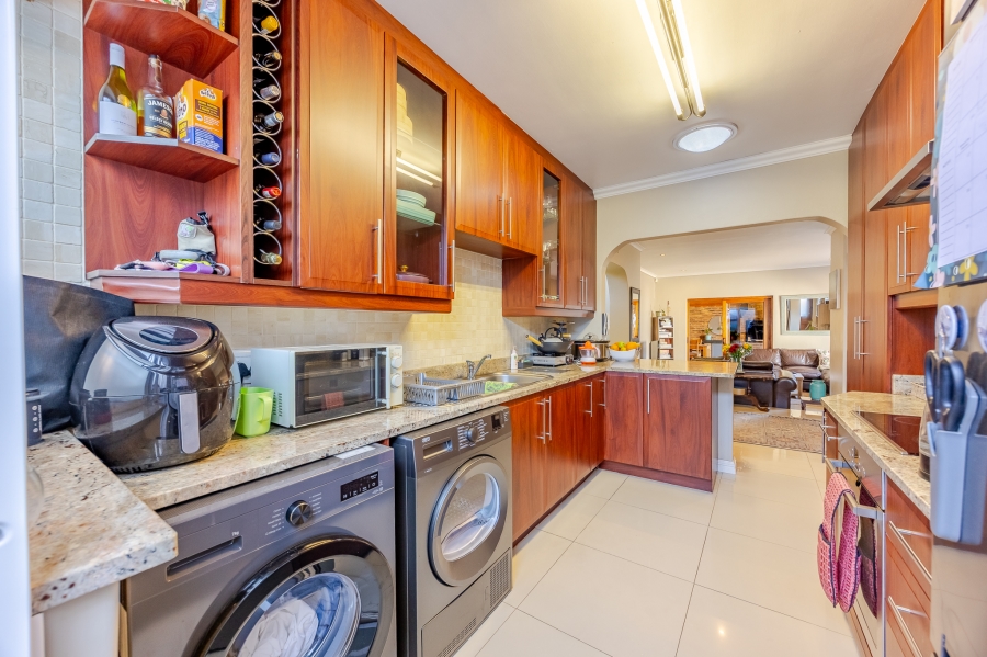 3 Bedroom Property for Sale in Lakeside Western Cape
